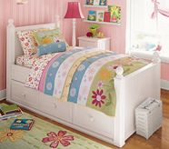 Green Daisy Garden Bedroom