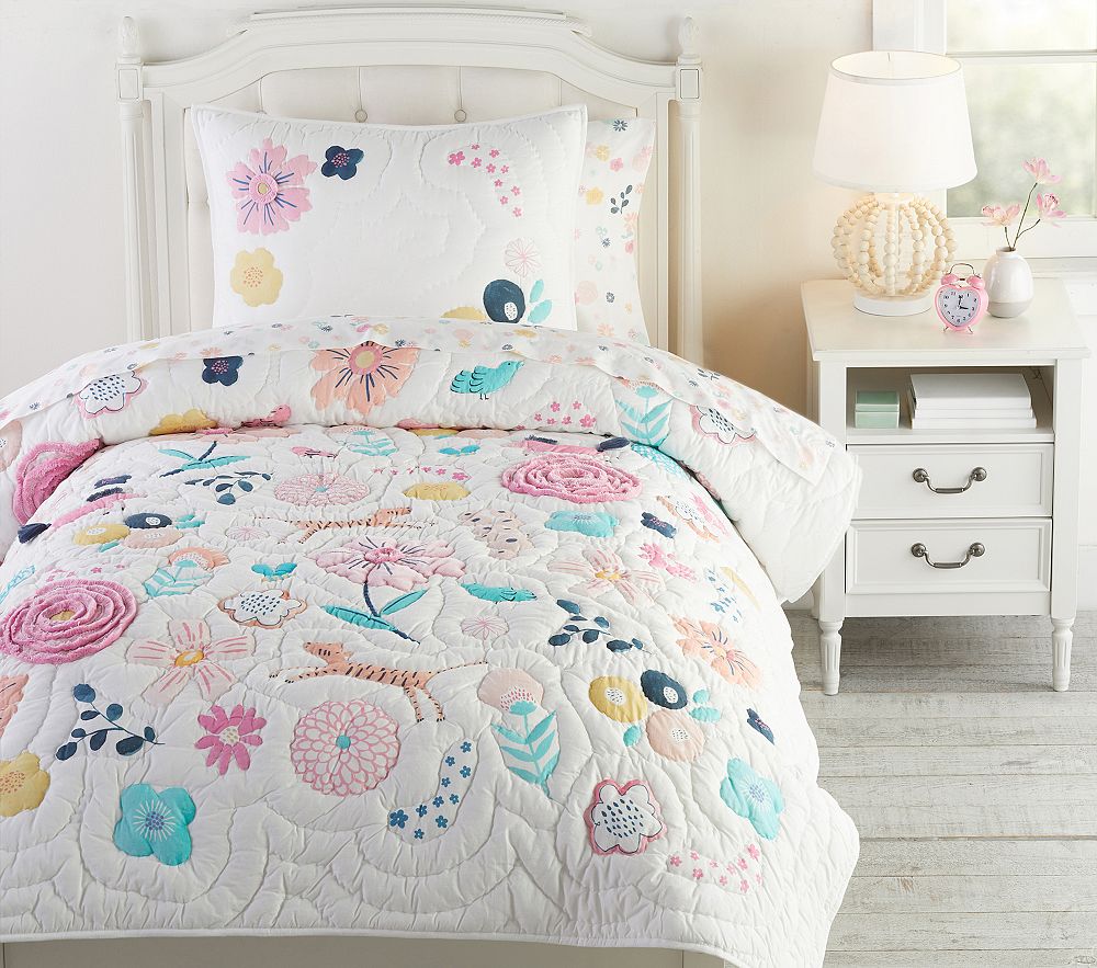 Online Designer Bedroom Sashas Garden Quilt, Twin Bedding Set